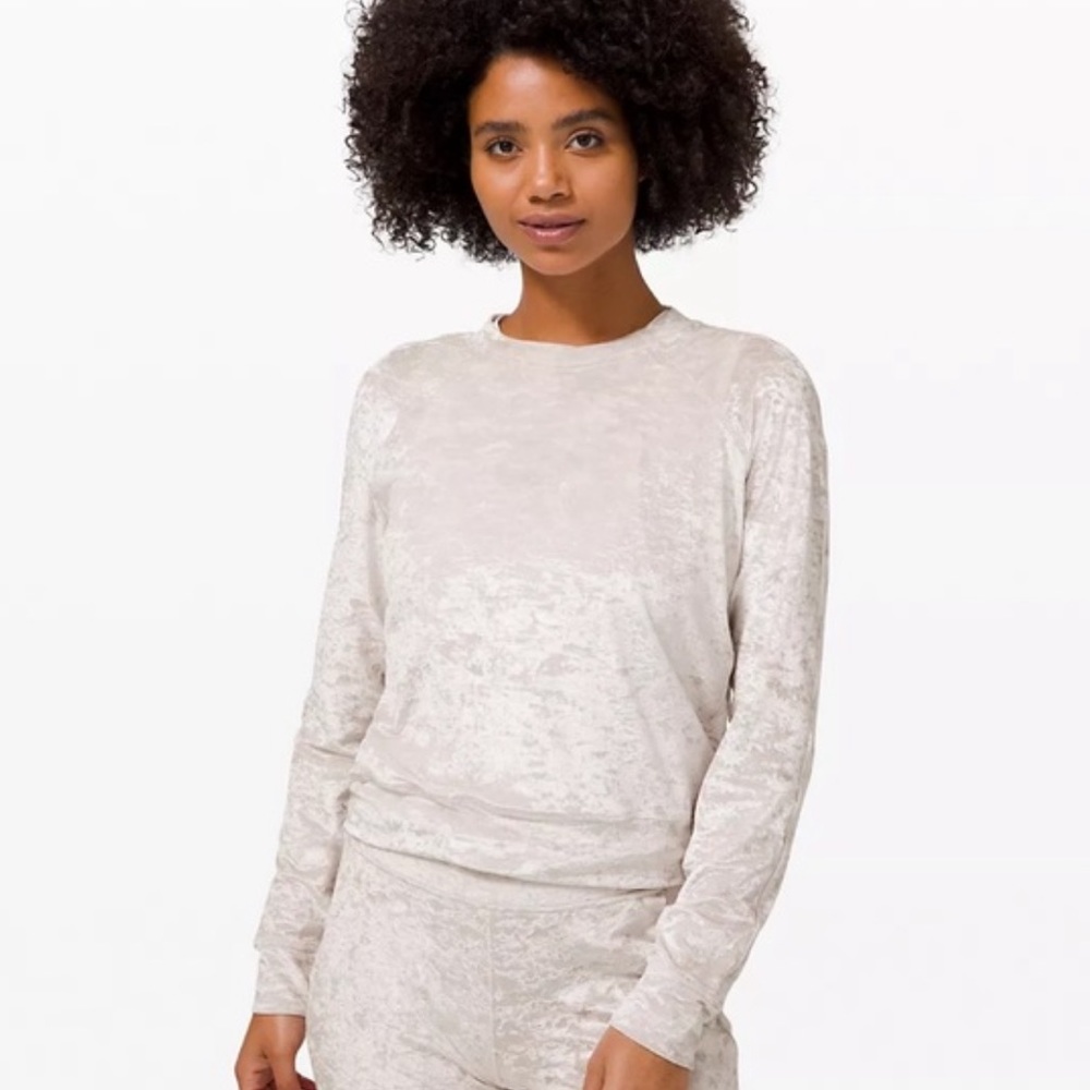 Lululemon Warm Down Crew Crushed Velvet Chrome Size 4 Velour Limited Edition